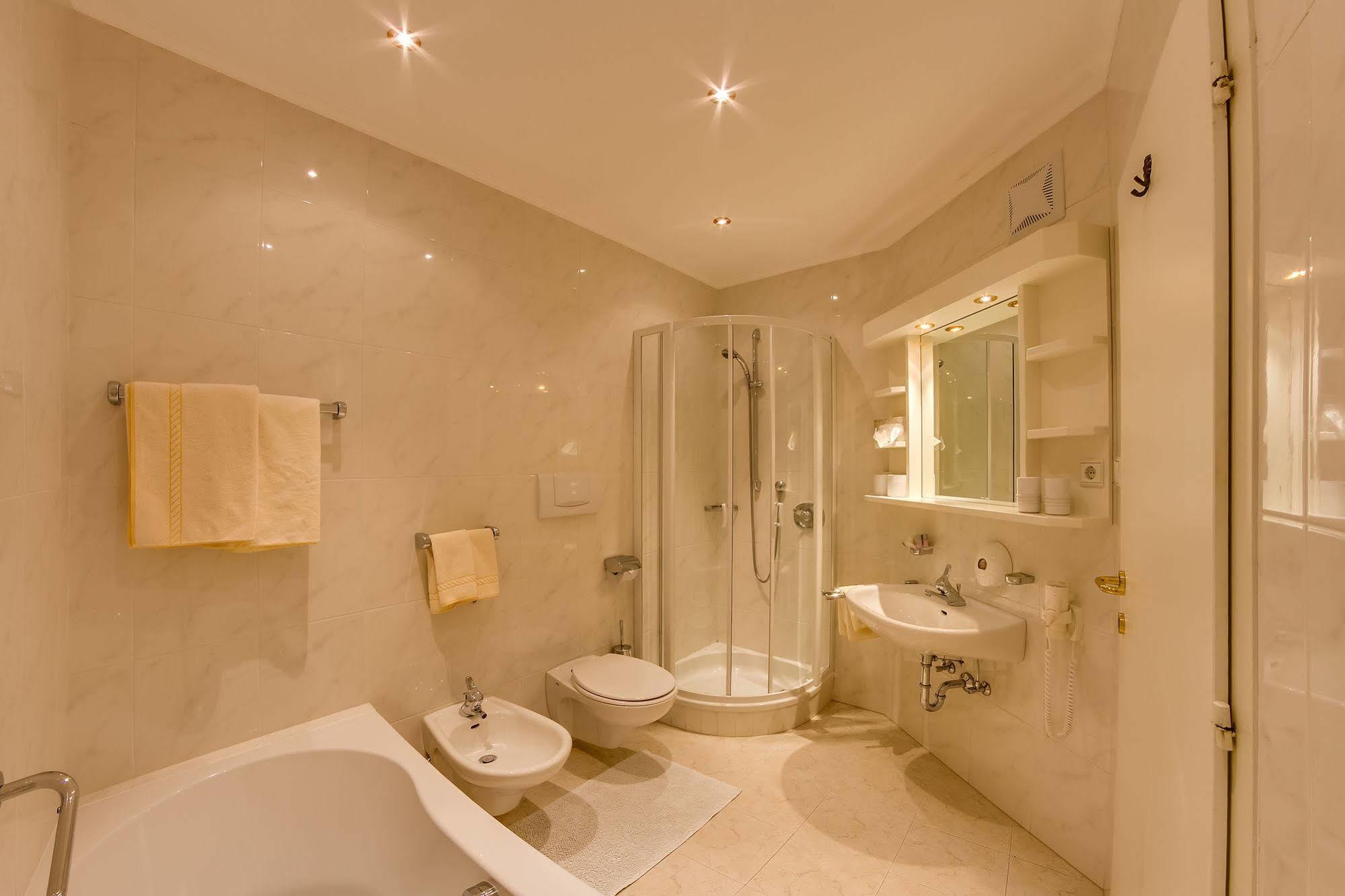 Hotel Berger Superior Riva di Tures Luaran gambar