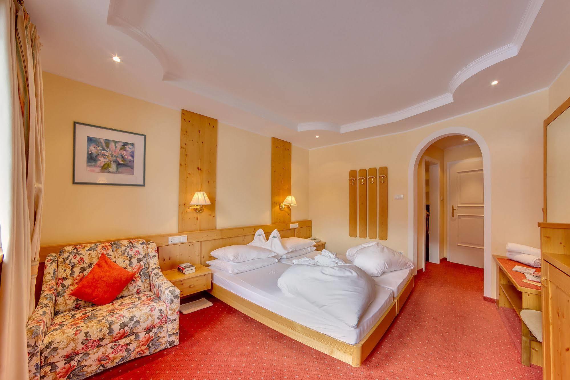 Hotel Berger Superior Riva di Tures Luaran gambar